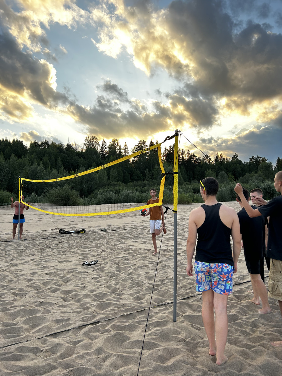 Команда проекта организовала пляжный волейбол для местной молодежи и гостей села